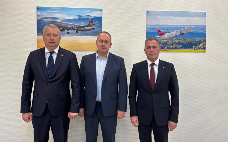 Жердев А.А., Маттис А.Э. и Петряков А. В.